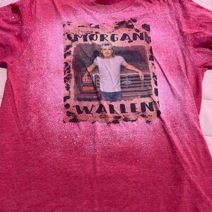 Morgan Wallen shirt.